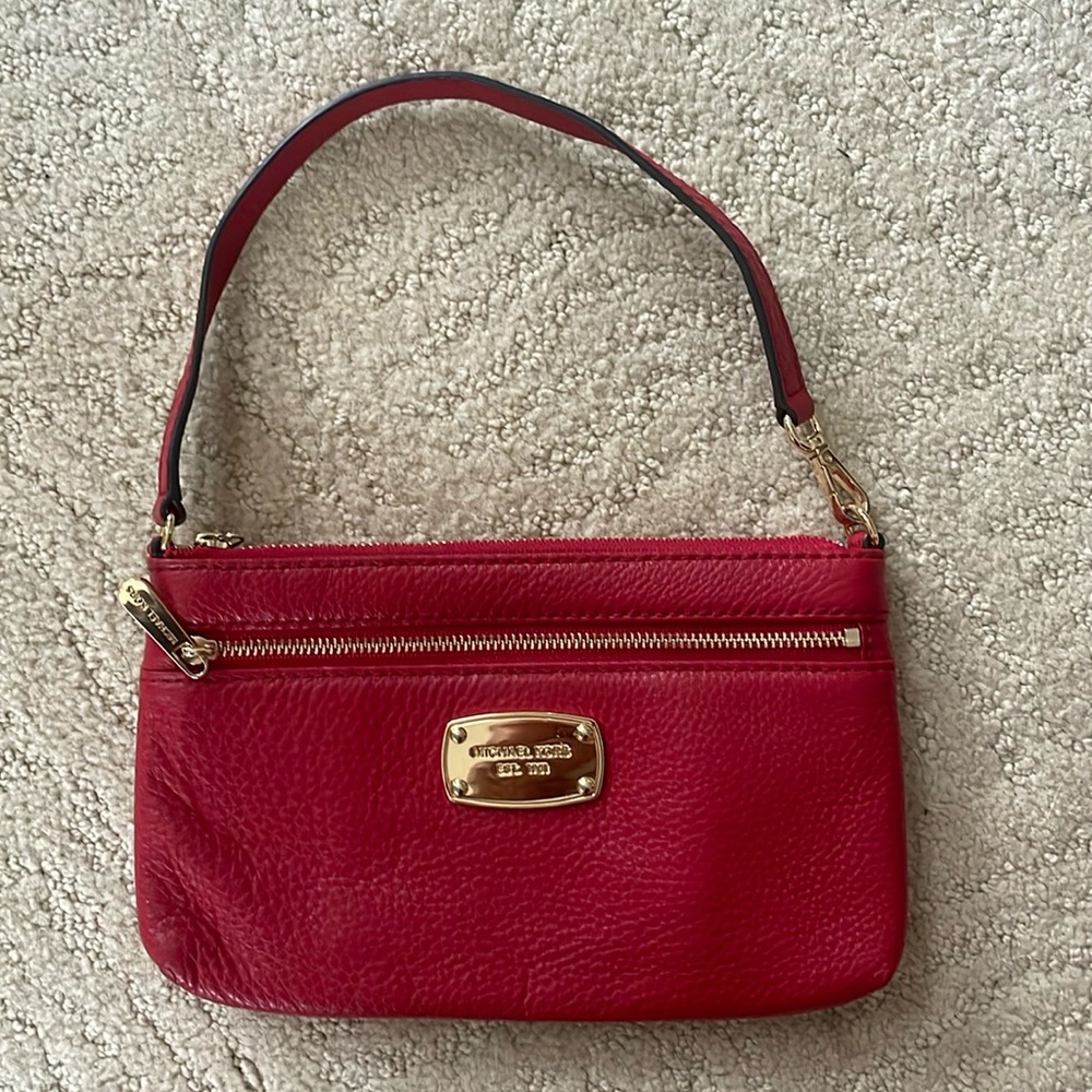 MK pouchette. Leather.